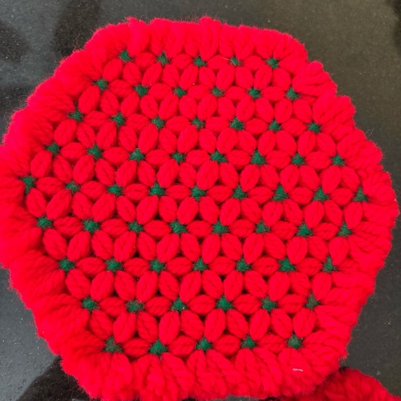 Handmade Vintage Red and Green Hexagon Crochet Trivet Coaster set of 4 Like New - Picture 4 of 8